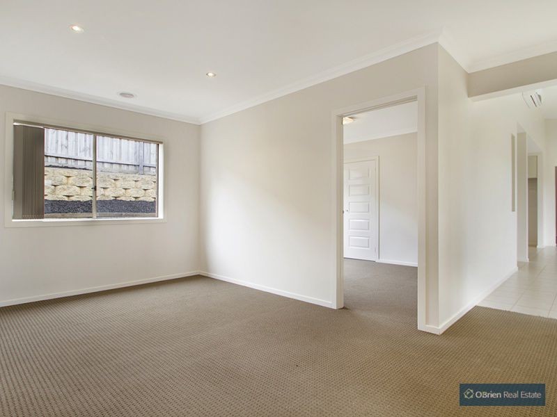 34 Claudia Crescent, Drouin VIC 3818