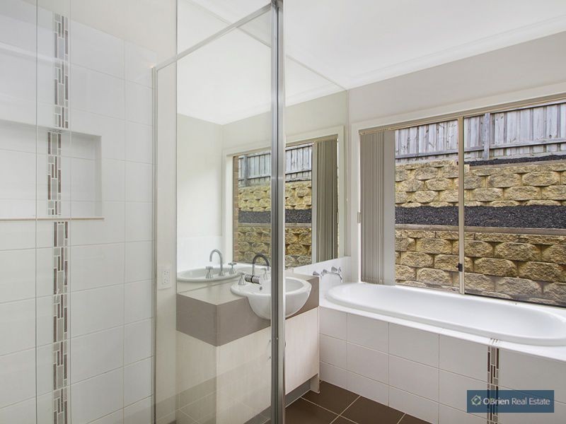 34 Claudia Crescent, Drouin VIC 3818