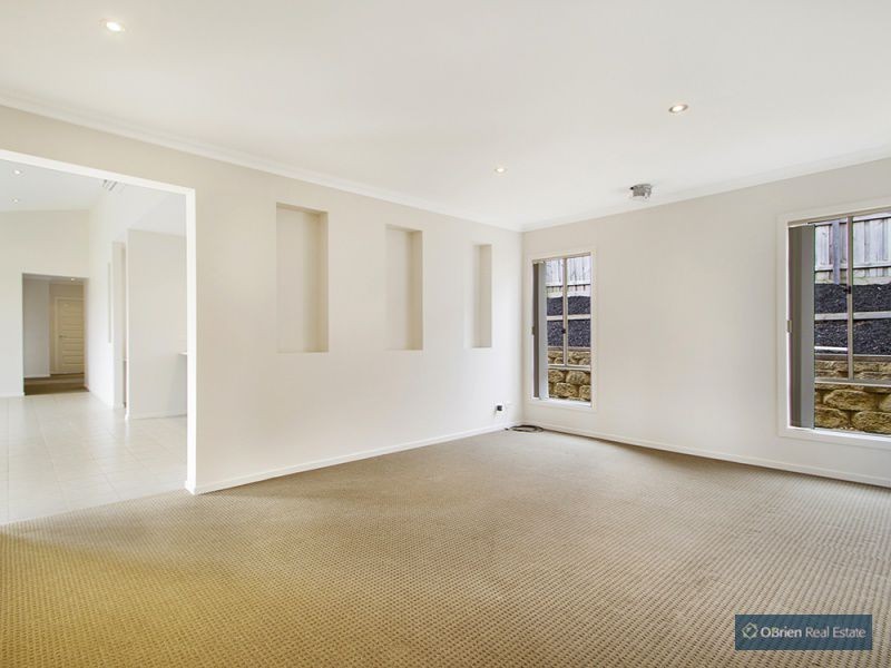 34 Claudia Crescent, Drouin VIC 3818