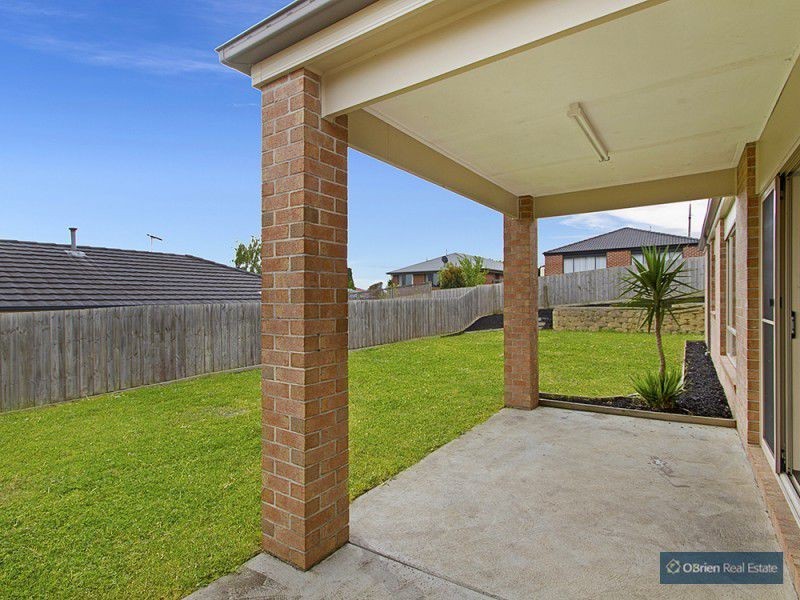 34 Claudia Crescent, Drouin VIC 3818