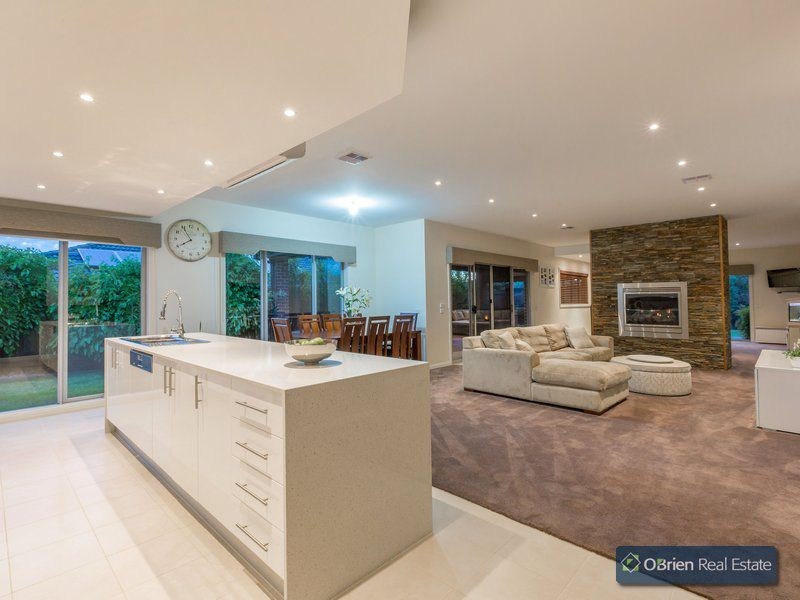 35 Bernly Boulevard, Berwick VIC 3806