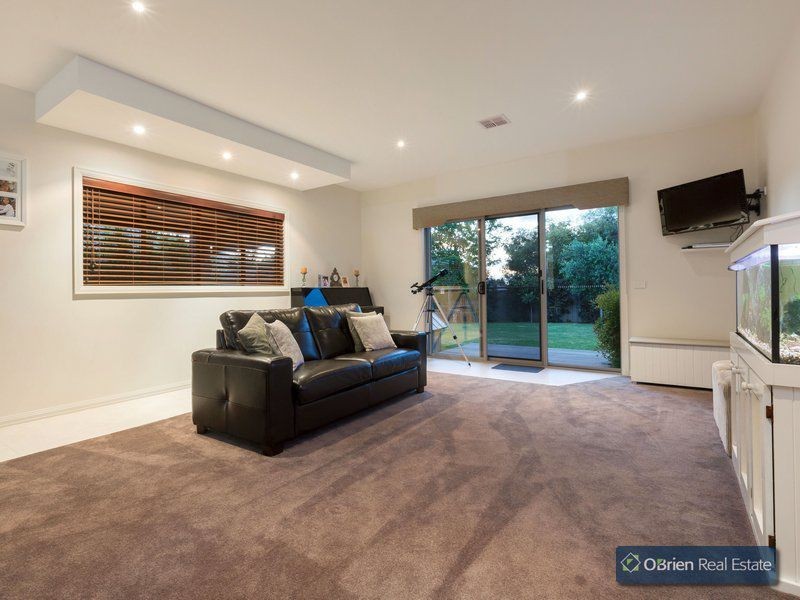 35 Bernly Boulevard, Berwick VIC 3806