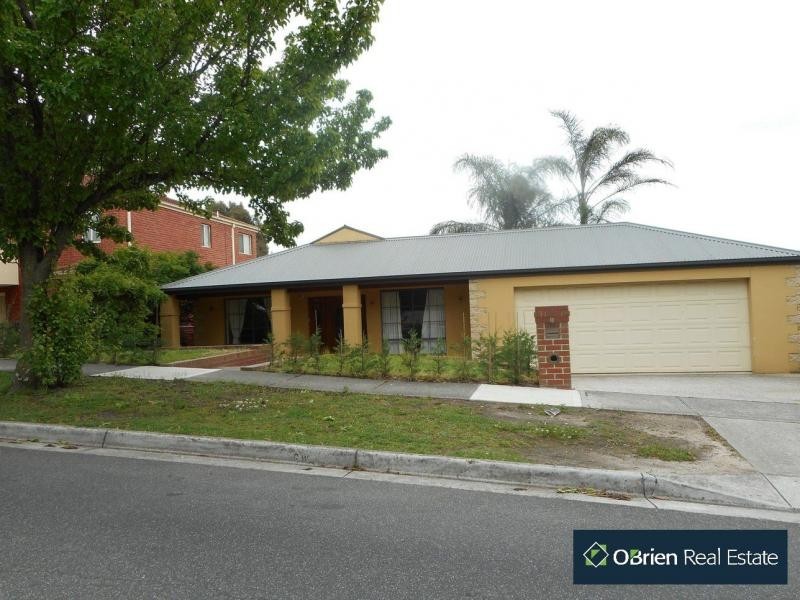 82 The Boulevard, Narre Warren South VIC 3805