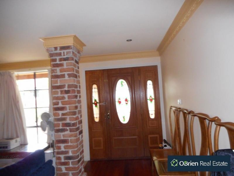 82 The Boulevard, Narre Warren South VIC 3805