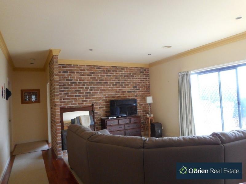 82 The Boulevard, Narre Warren South VIC 3805