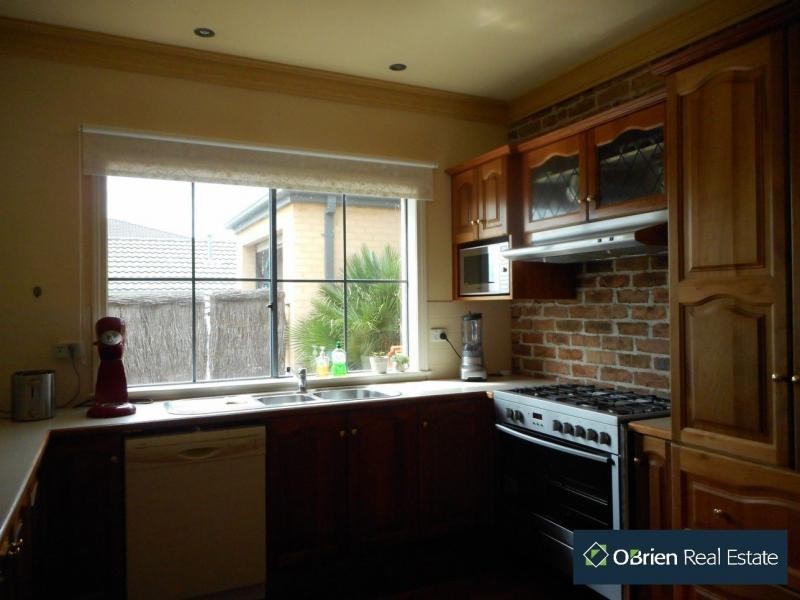 82 The Boulevard, Narre Warren South VIC 3805