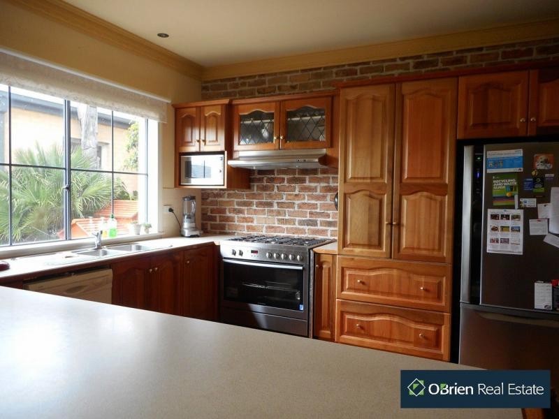 82 The Boulevard, Narre Warren South VIC 3805