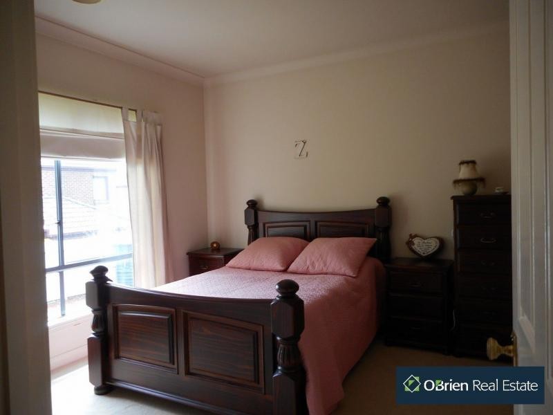 82 The Boulevard, Narre Warren South VIC 3805