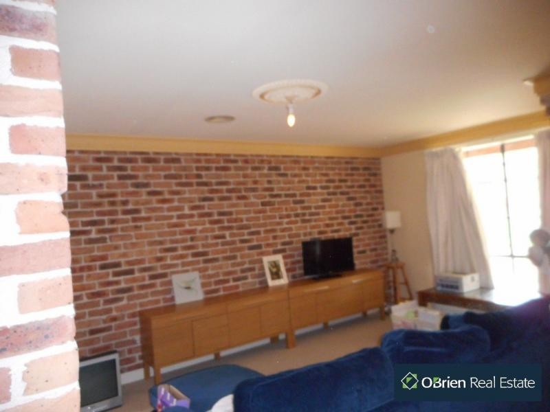 82 The Boulevard, Narre Warren South VIC 3805