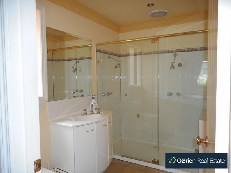 82 The Boulevard, Narre Warren South VIC 3805