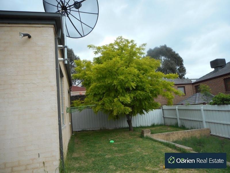 82 The Boulevard, Narre Warren South VIC 3805