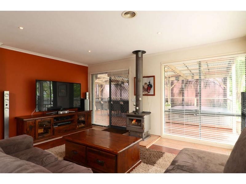 9 Sugarbush Drive, Lynbrook VIC 3975