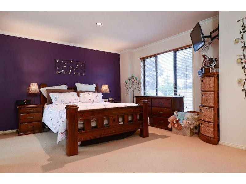 9 Sugarbush Drive, Lynbrook VIC 3975