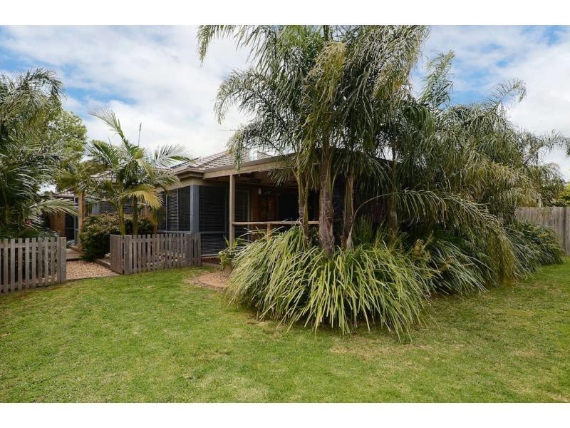 9 Sugarbush Drive, Lynbrook VIC 3975