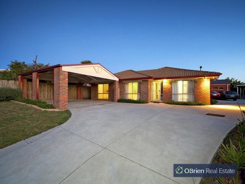 14 Reeves Court, Hampton Park VIC 3976