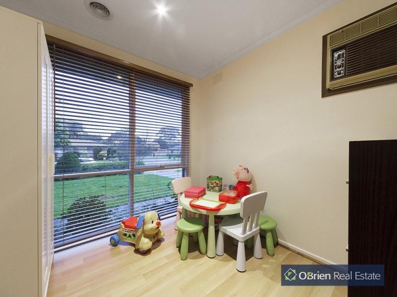 34 Ambleside Crescent, Berwick VIC 3806
