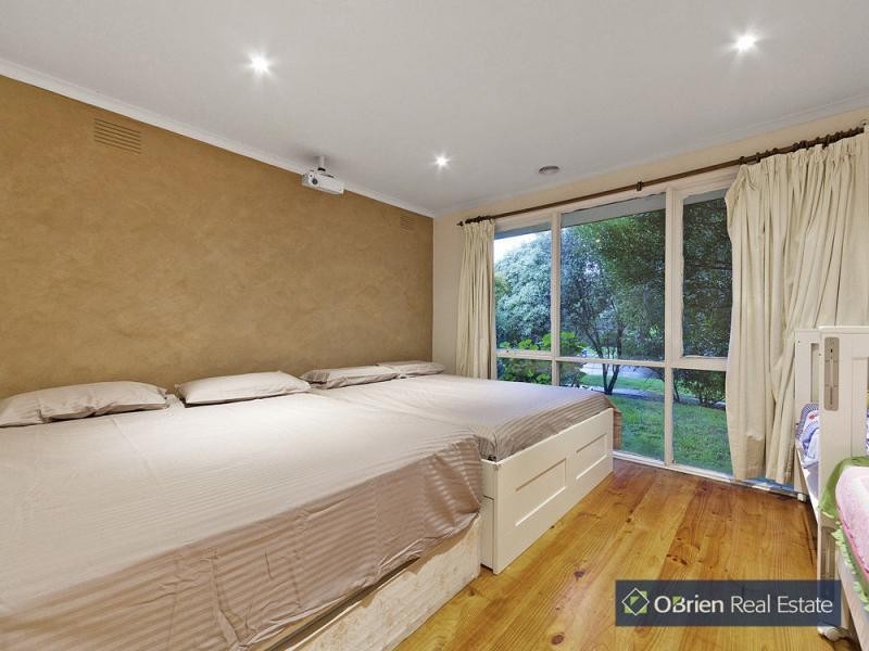 34 Ambleside Crescent, Berwick VIC 3806