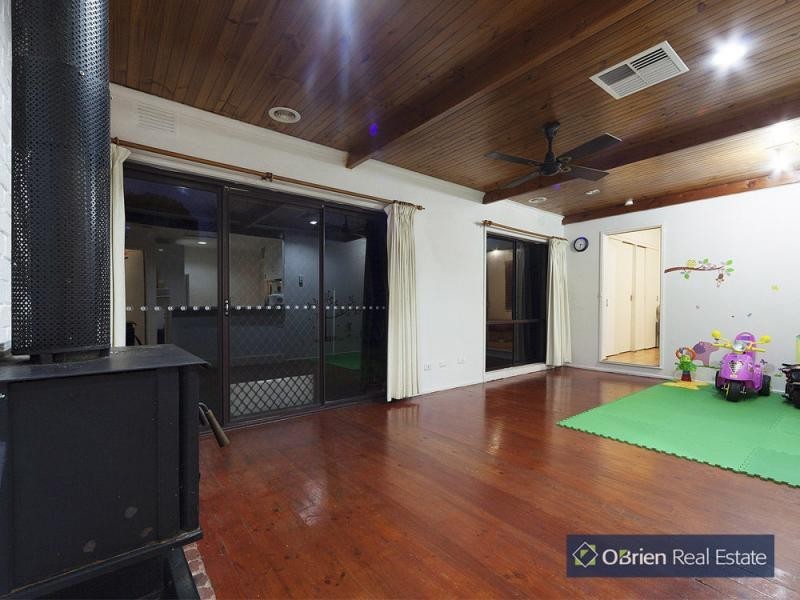 34 Ambleside Crescent, Berwick VIC 3806