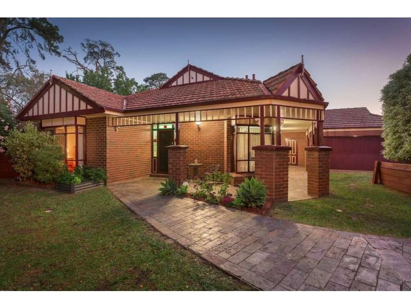 1 Clover Close, Berwick VIC 3806