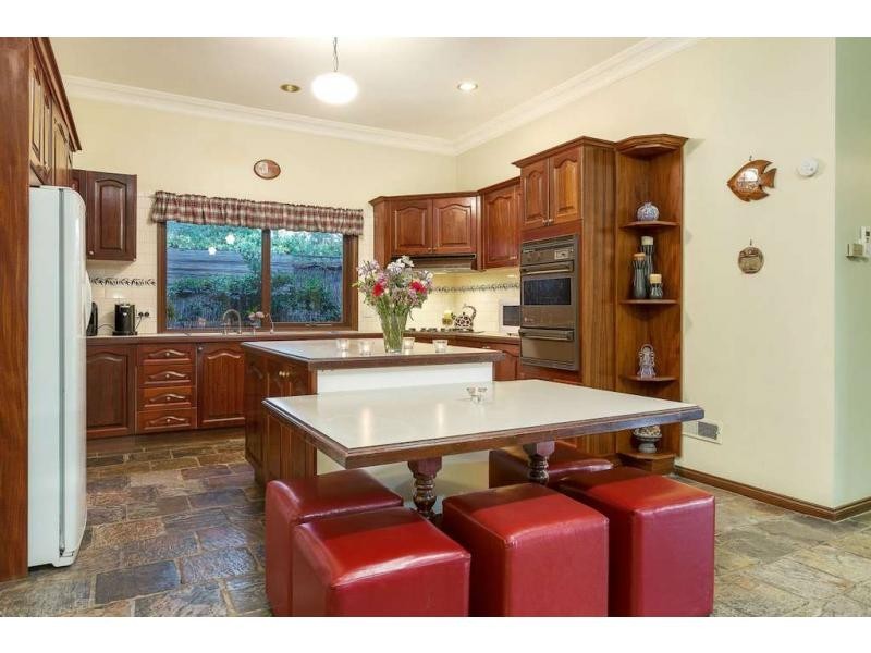 1 Clover Close, Berwick VIC 3806