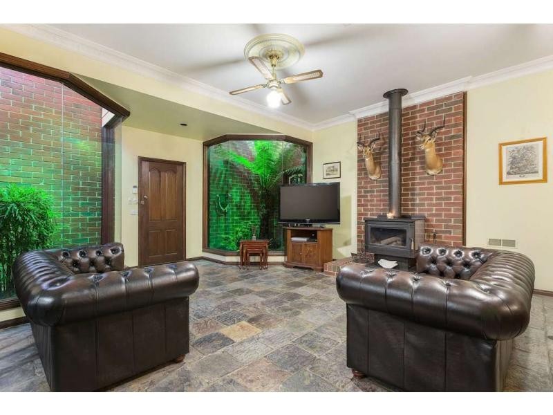 1 Clover Close, Berwick VIC 3806