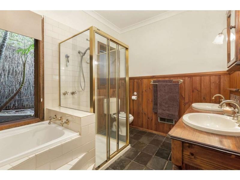 1 Clover Close, Berwick VIC 3806