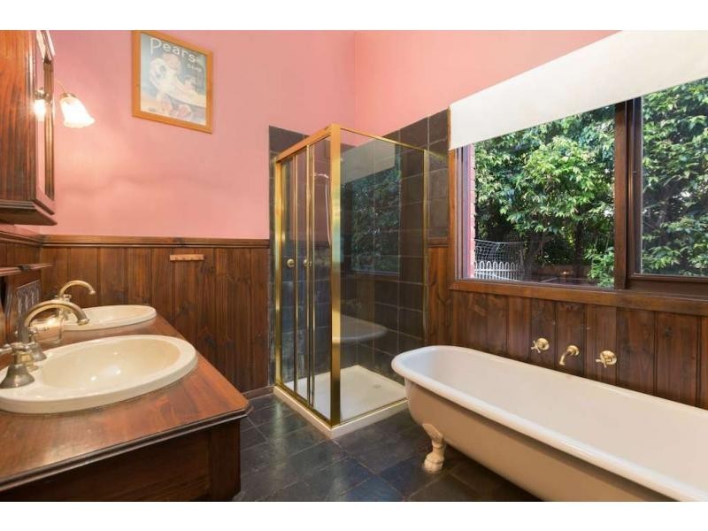 1 Clover Close, Berwick VIC 3806