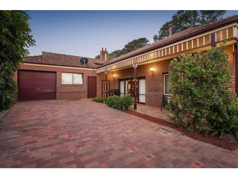 1 Clover Close, Berwick VIC 3806