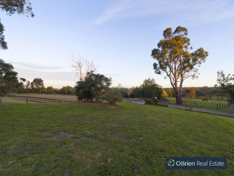 55 Ti-Tree Road, Garfield VIC 3814