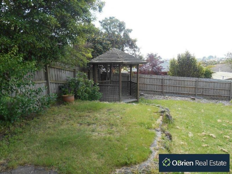 14 Mustang Avenue, Narre Warren VIC 3805