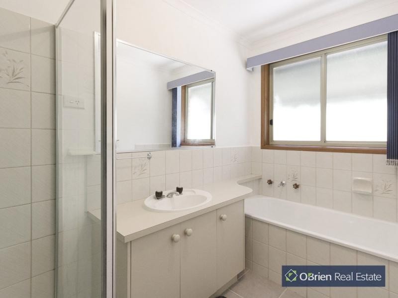 Unit 2/16-18 Regans Road, Hampton Park VIC 3976