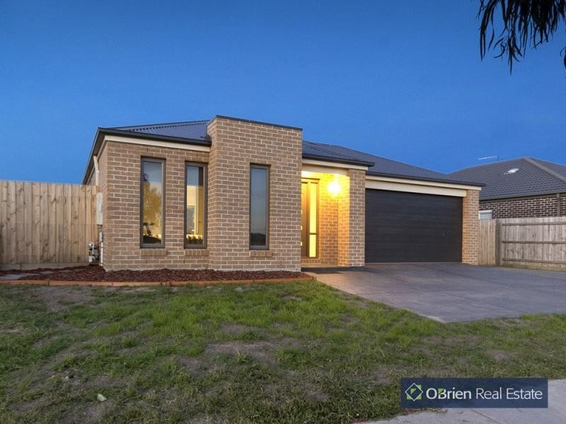 94 Webster Way, Pakenham VIC 3810