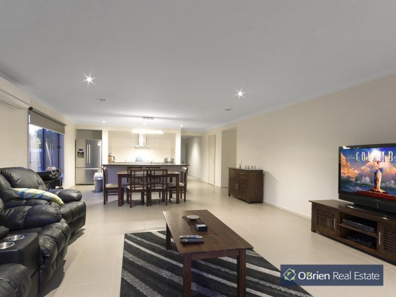 94 Webster Way, Pakenham VIC 3810