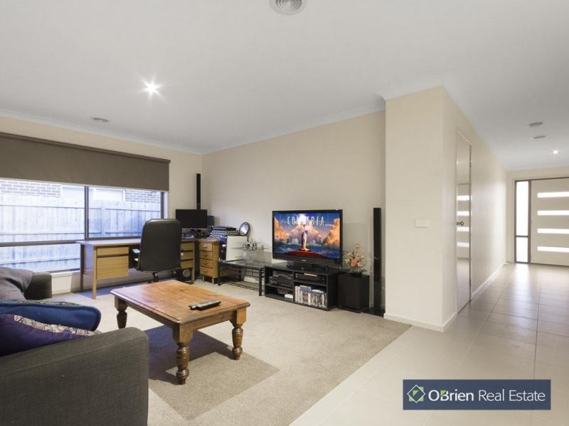 94 Webster Way, Pakenham VIC 3810