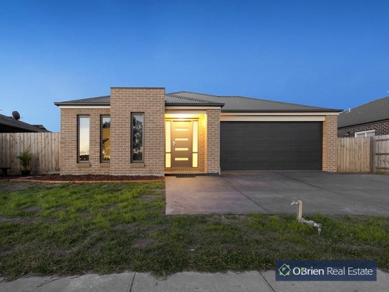 94 Webster Way, Pakenham VIC 3810