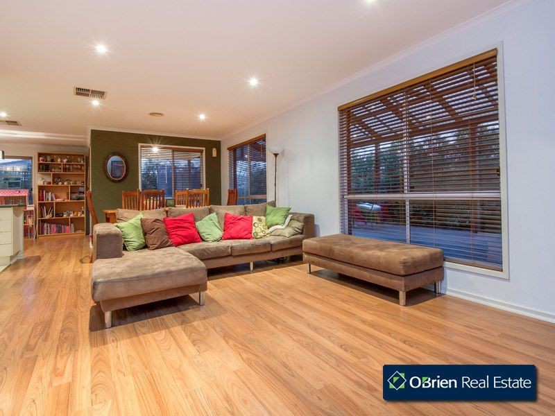 87 Golf Links Road, Berwick VIC 3806