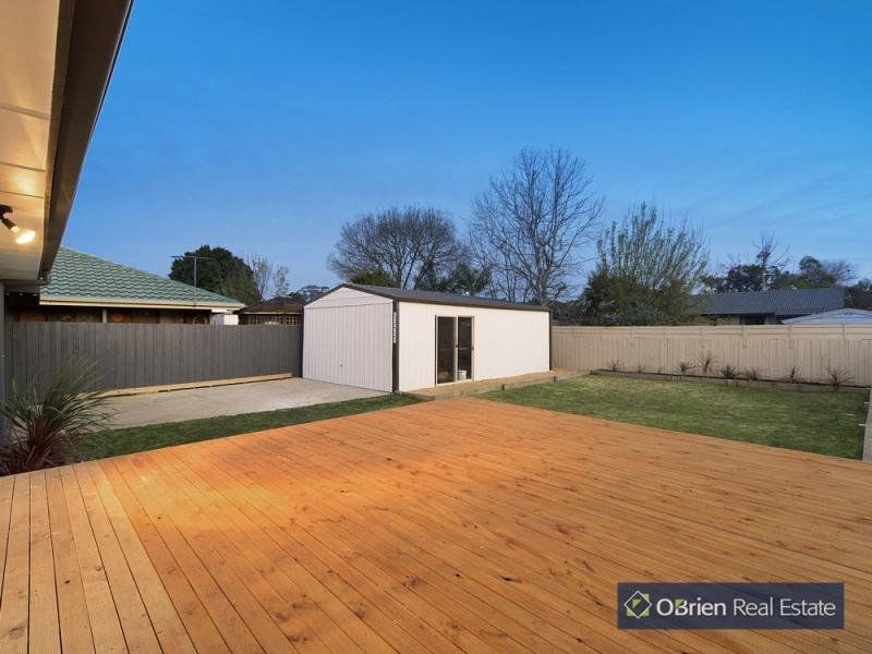 14 Campbell Parade, Cranbourne VIC 3977