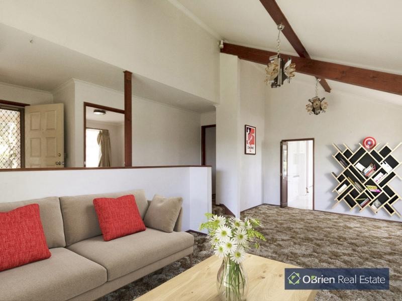 9 Spinosa Close, Endeavour Hills VIC 3802