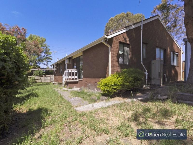 9 Spinosa Close, Endeavour Hills VIC 3802