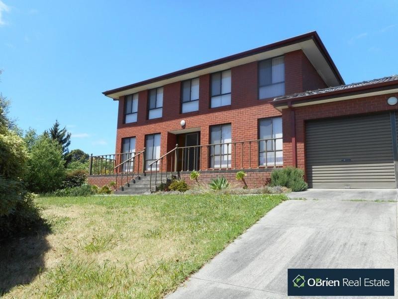 12 Moody Place, Endeavour Hills VIC 3802