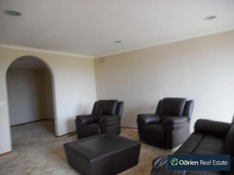 12 Moody Place, Endeavour Hills VIC 3802