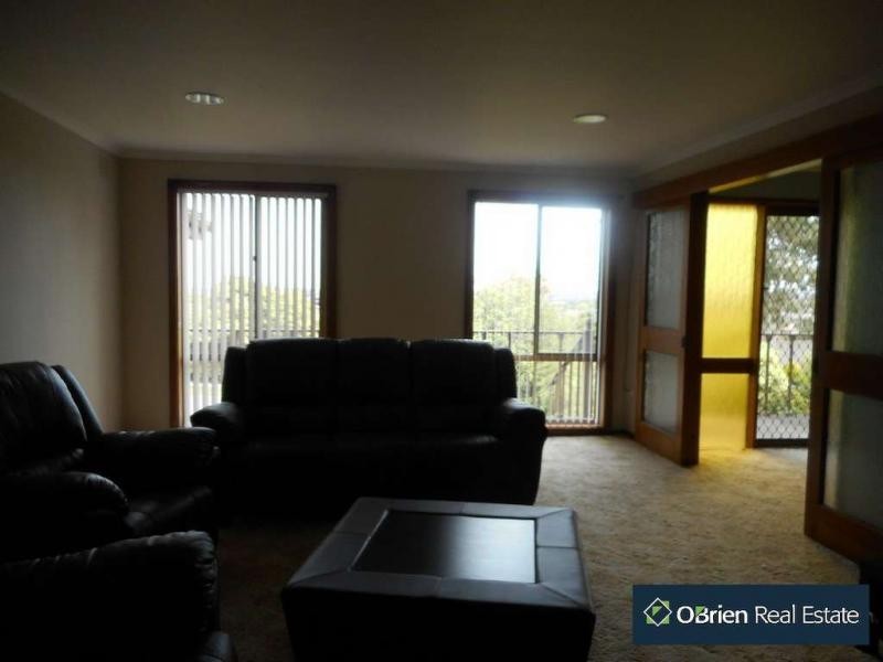 12 Moody Place, Endeavour Hills VIC 3802