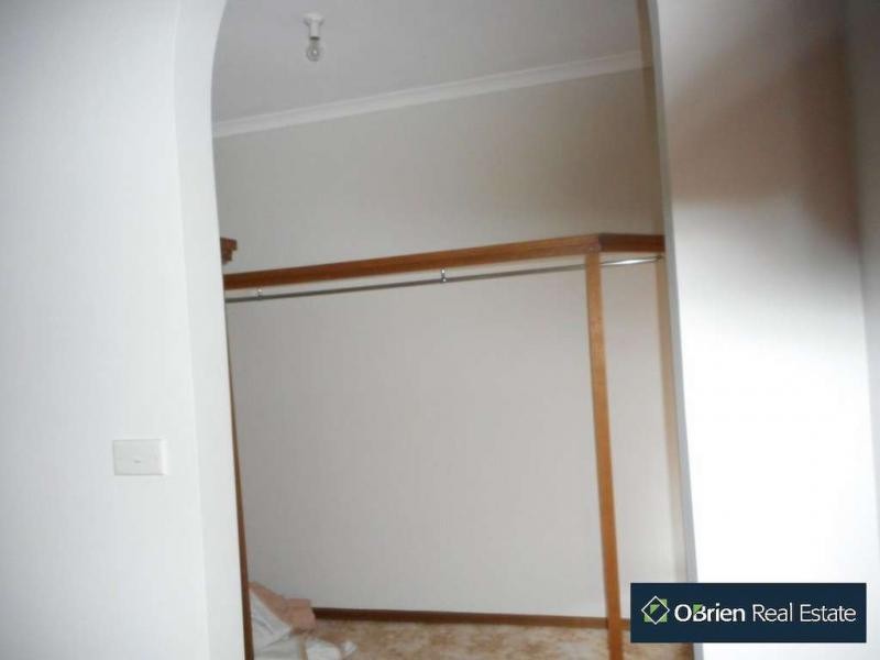 12 Moody Place, Endeavour Hills VIC 3802