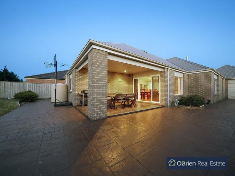 5 Tea Tree Court, Lyndhurst VIC 3975