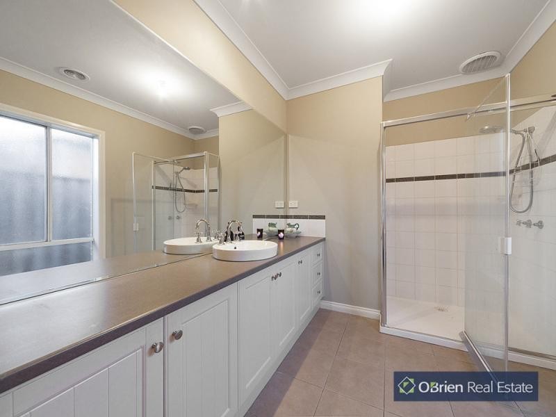 5 Tea Tree Court, Lyndhurst VIC 3975