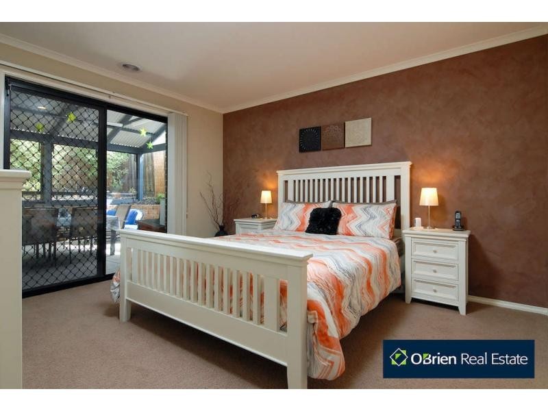 77 Shinners Avenue, Narre Warren VIC 3805