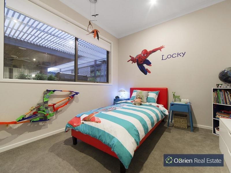 15 Percheron Way, Clyde North VIC 3978