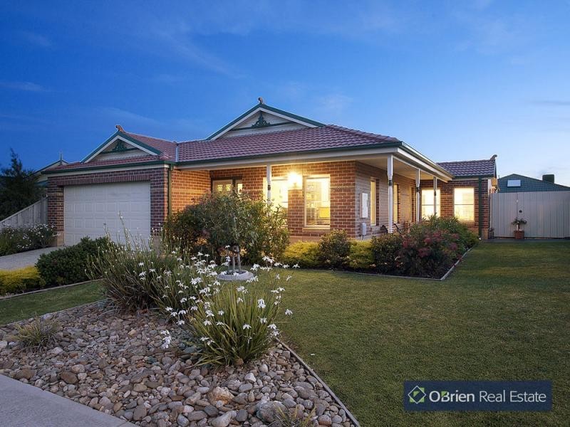45 Thunderbolt Drive, Cranbourne East VIC 3977