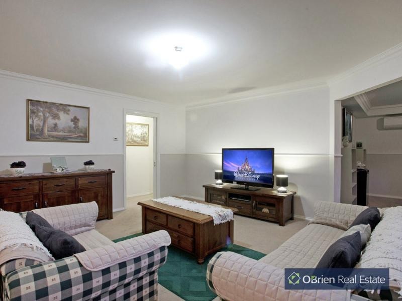 45 Thunderbolt Drive, Cranbourne East VIC 3977