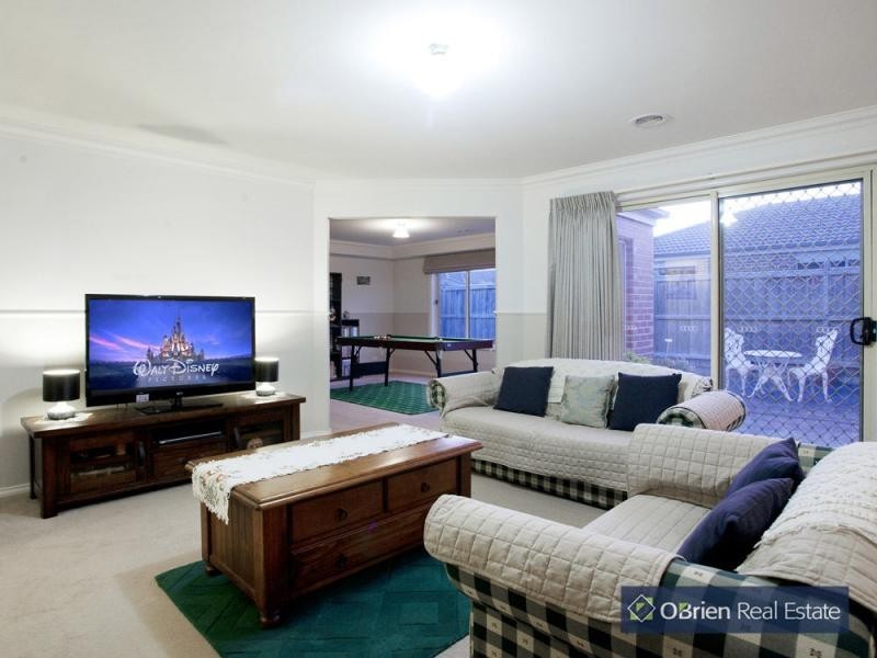 45 Thunderbolt Drive, Cranbourne East VIC 3977